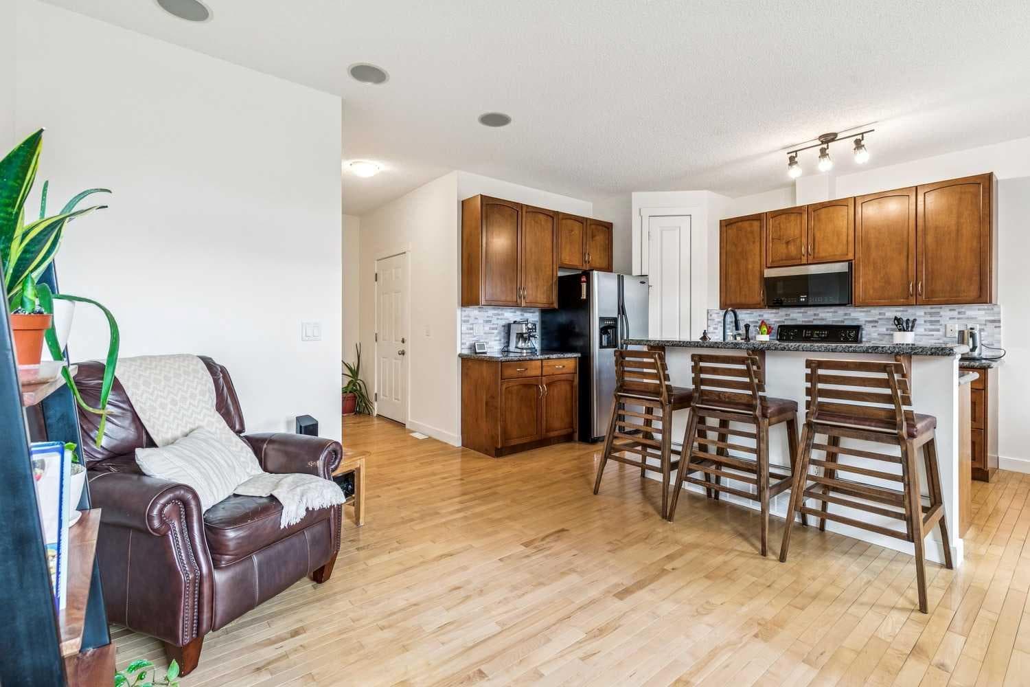 280 Rockyspring Grove NW