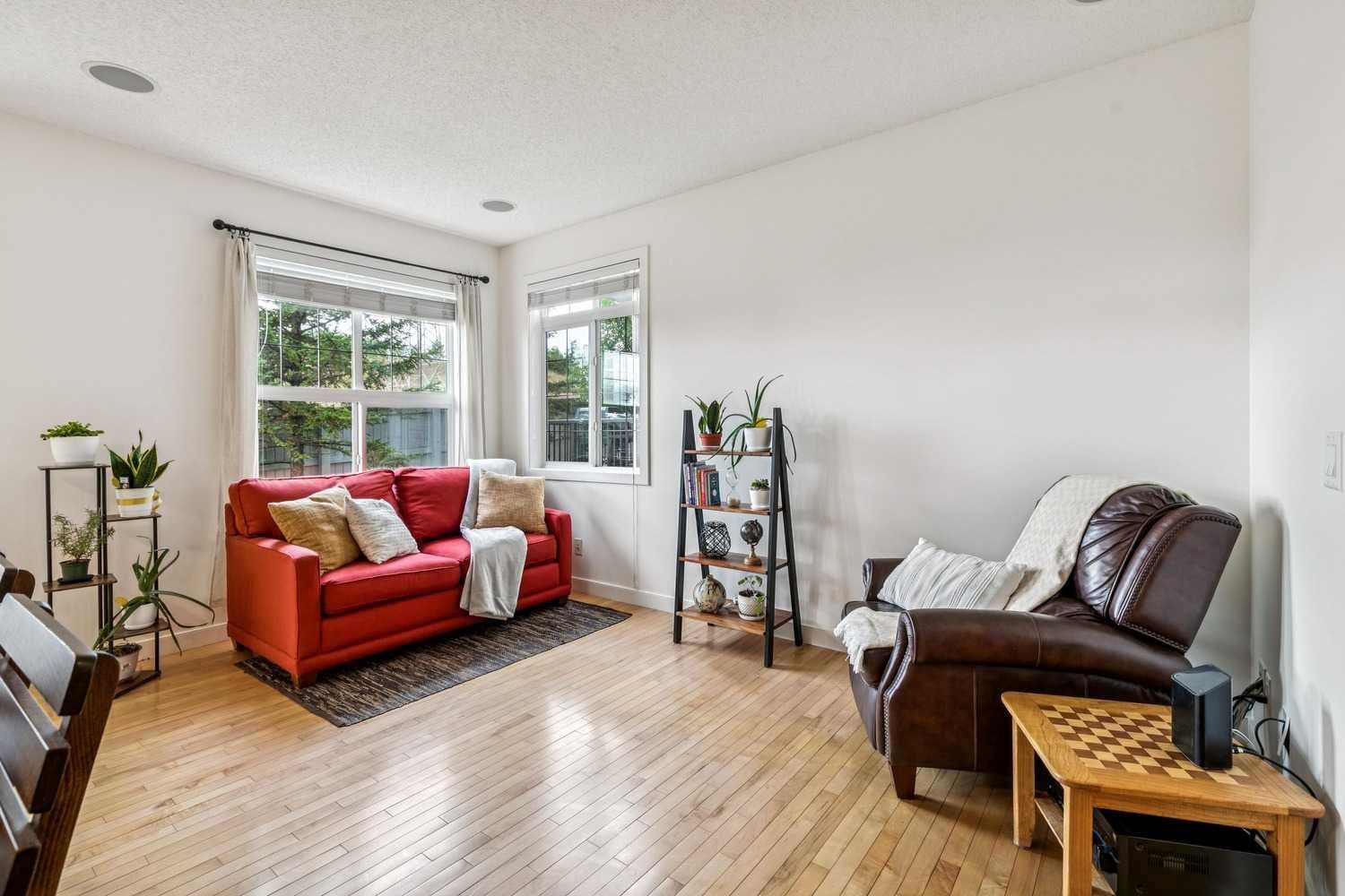 280 Rockyspring Grove NW