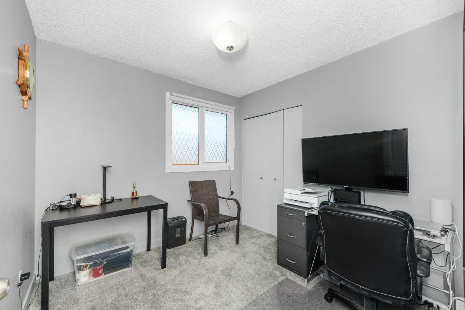 48 Bermuda Court NW