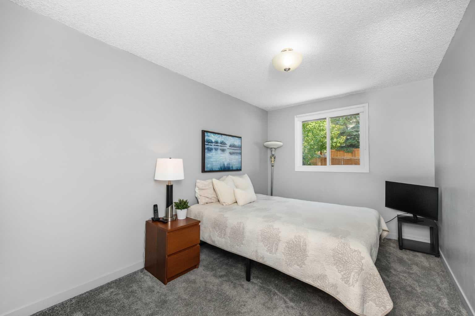 48 Bermuda Court NW