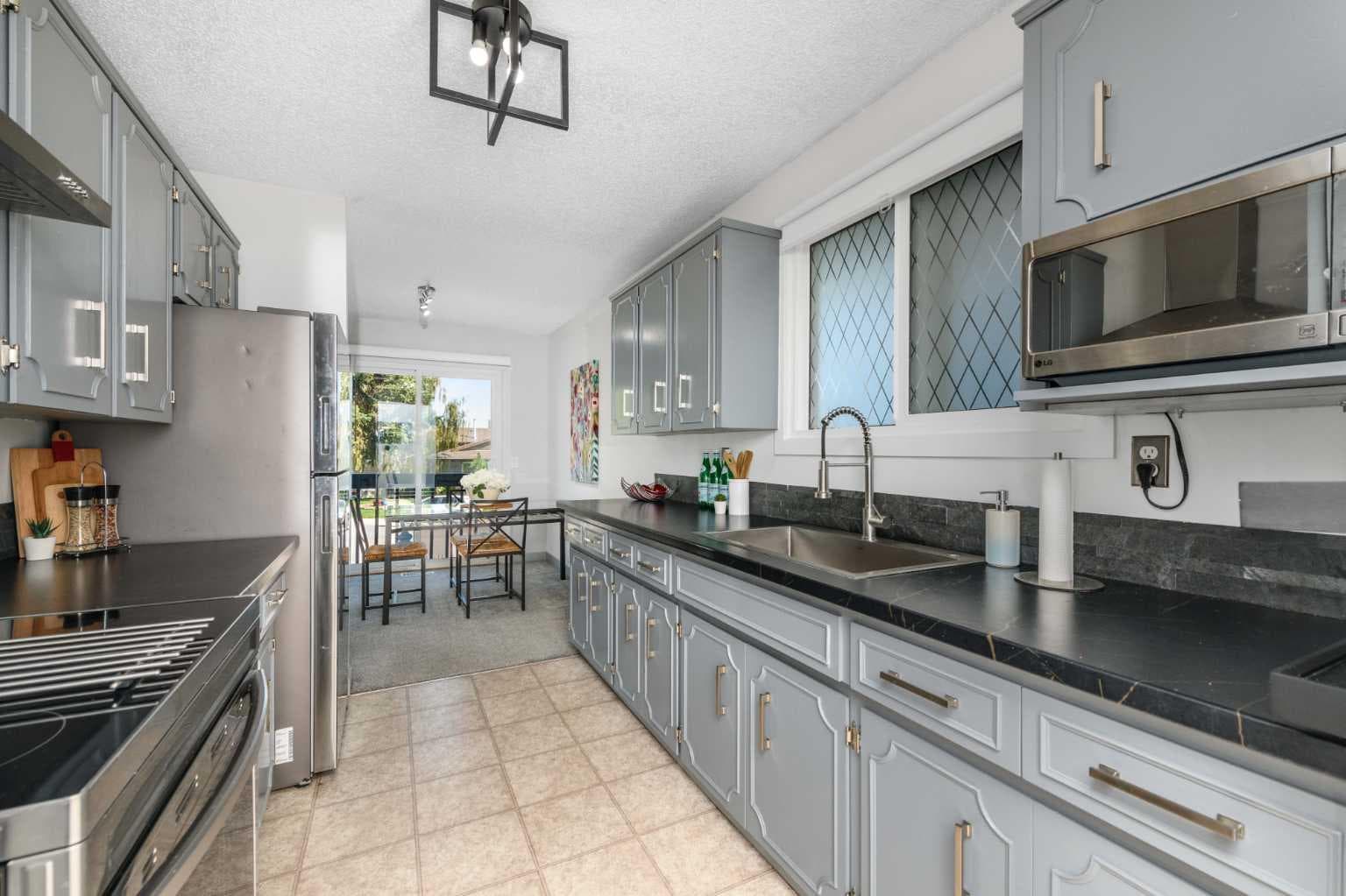 48 Bermuda Court NW