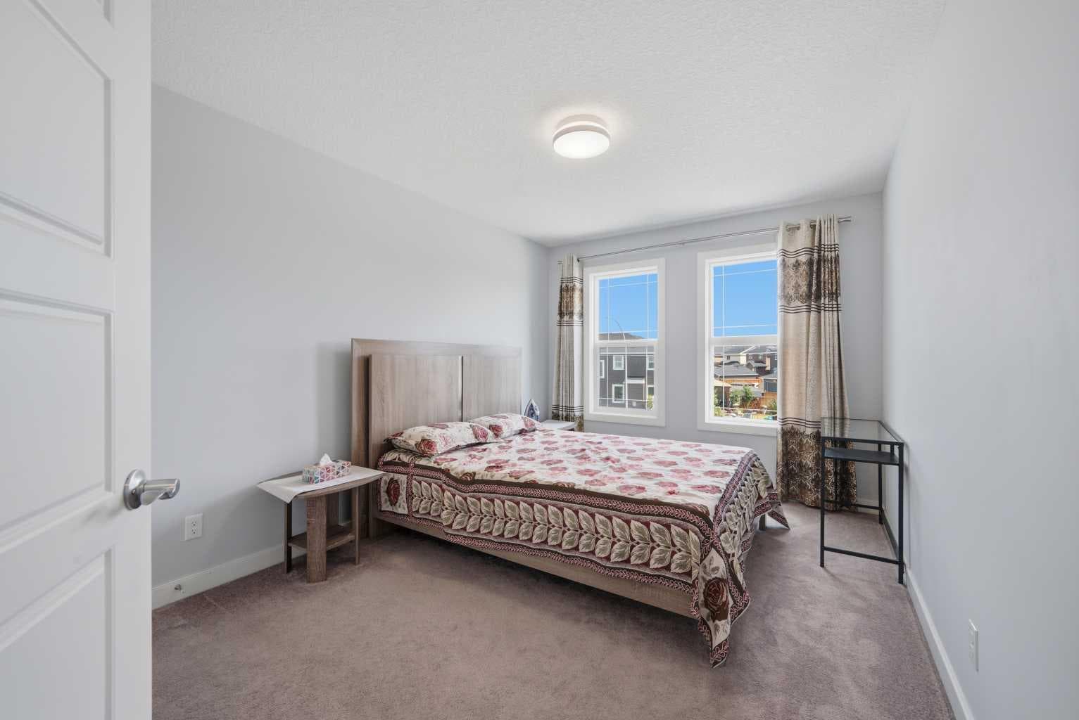 21 Redstone Heath NE