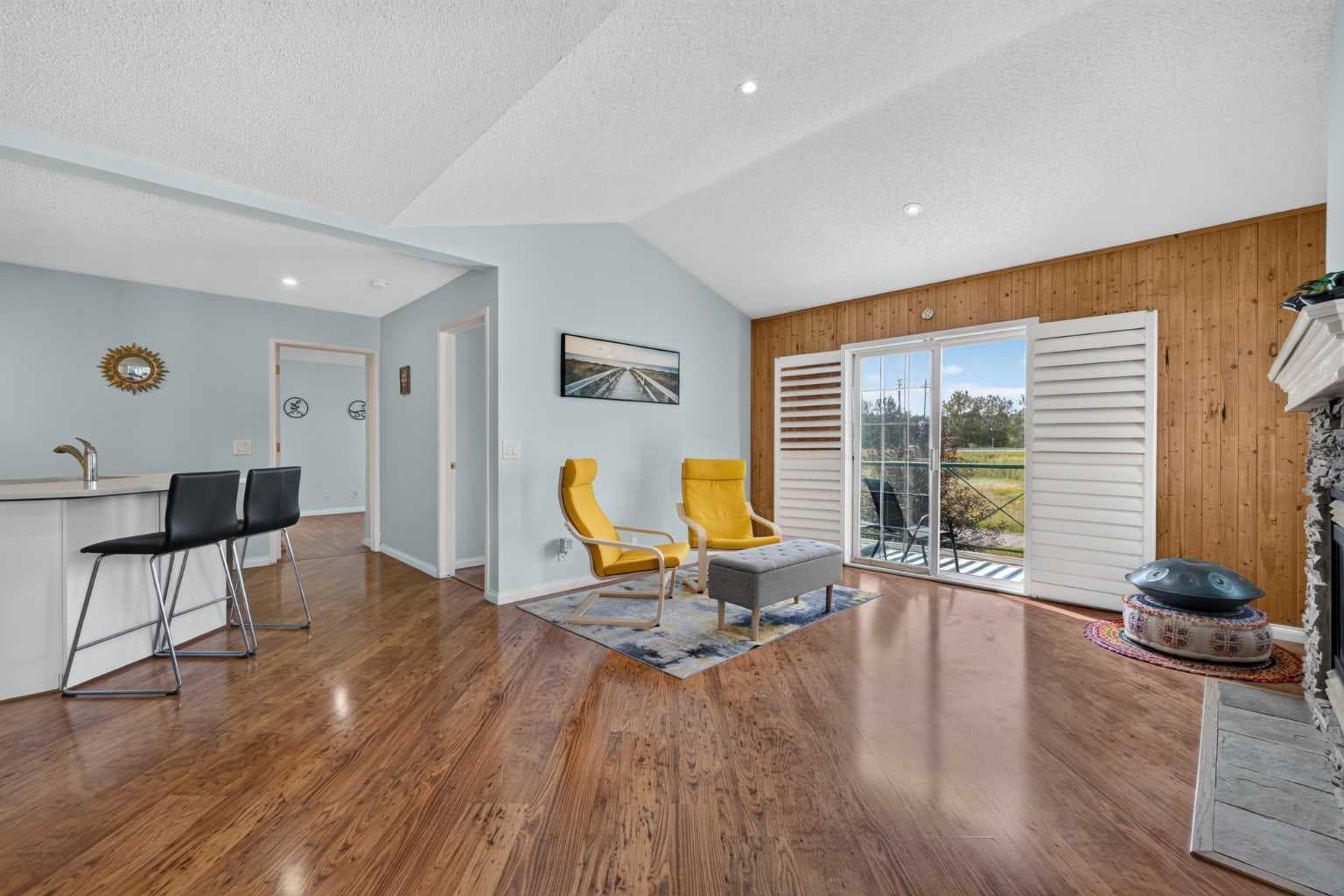 304, 39 Hidden Creek Place NW