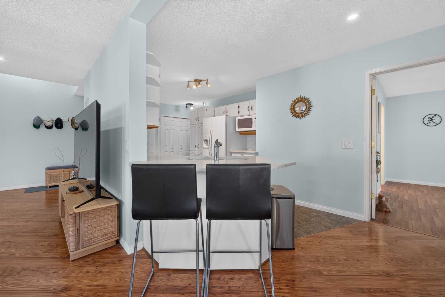 304, 39 Hidden Creek Place NW