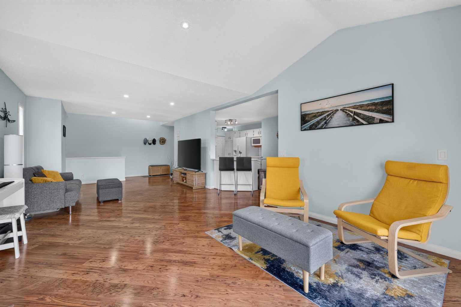 304, 39 Hidden Creek Place NW