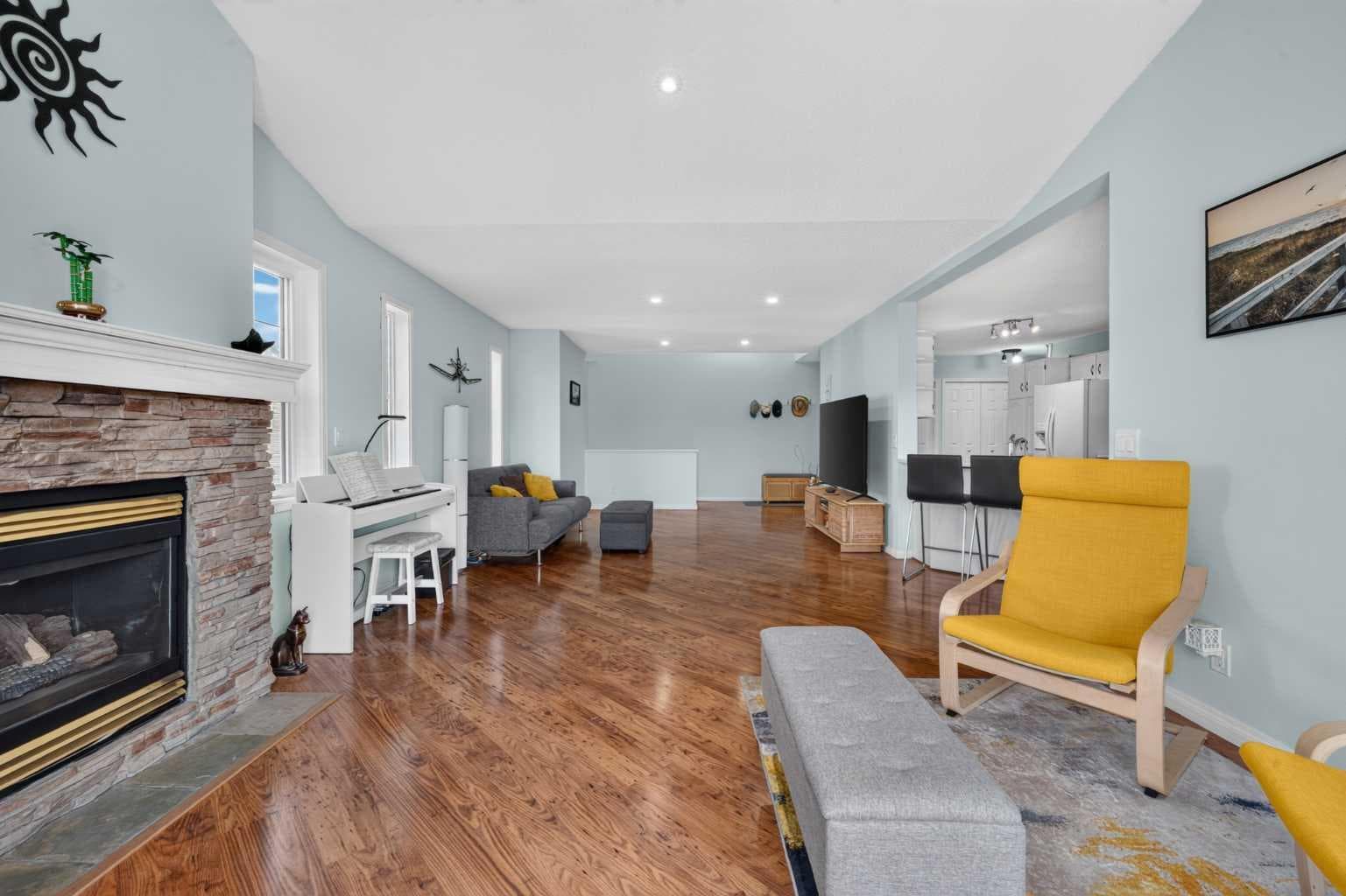 304, 39 Hidden Creek Place NW