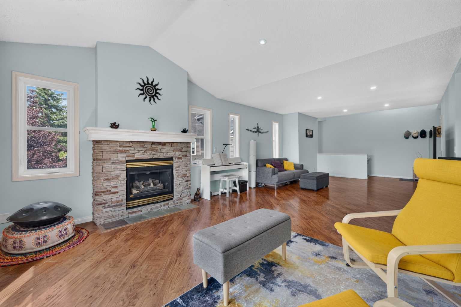 304, 39 Hidden Creek Place NW