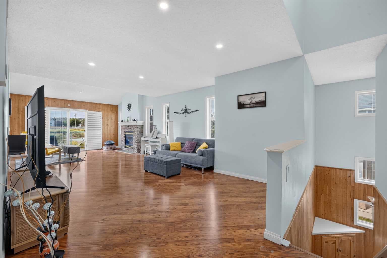 304, 39 Hidden Creek Place NW