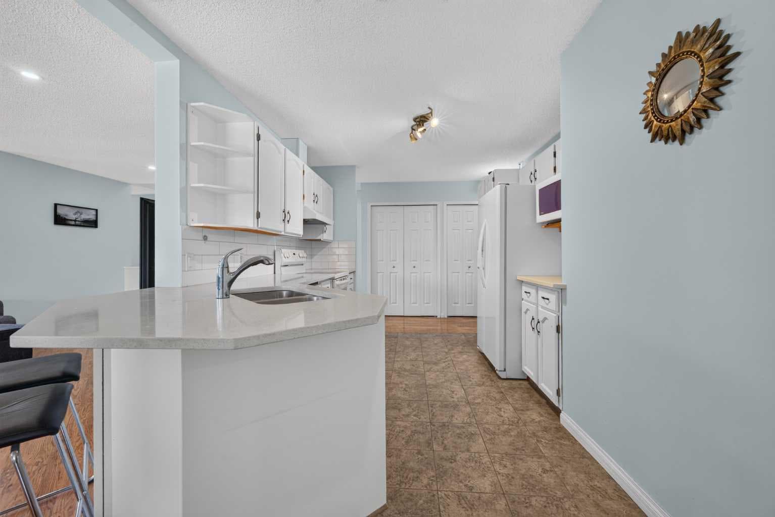 304, 39 Hidden Creek Place NW