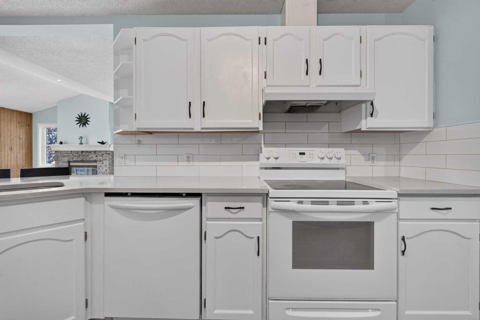 304, 39 Hidden Creek Place NW
