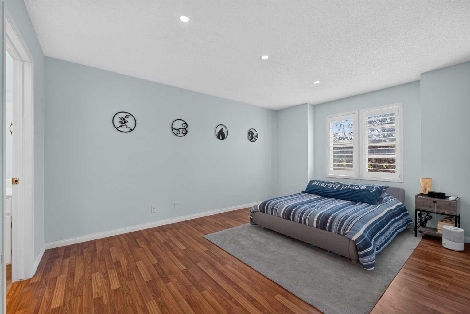 304, 39 Hidden Creek Place NW