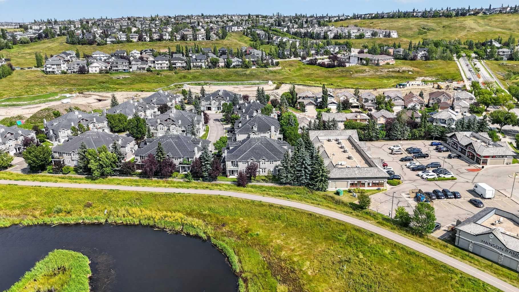 304, 39 Hidden Creek Place NW
