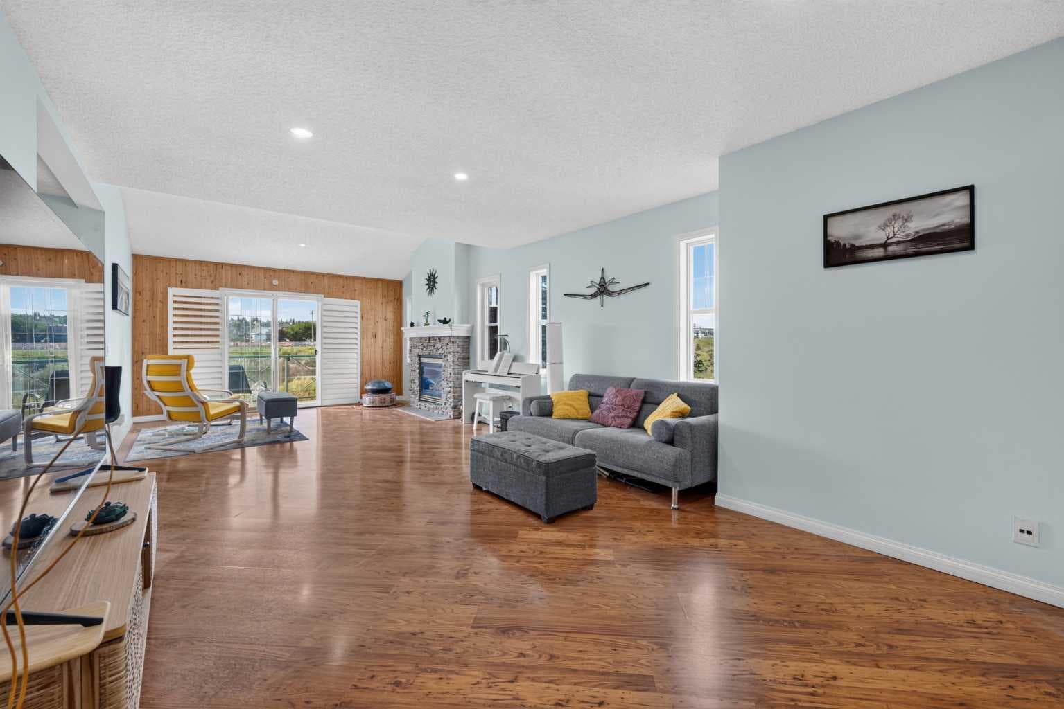 304, 39 Hidden Creek Place NW