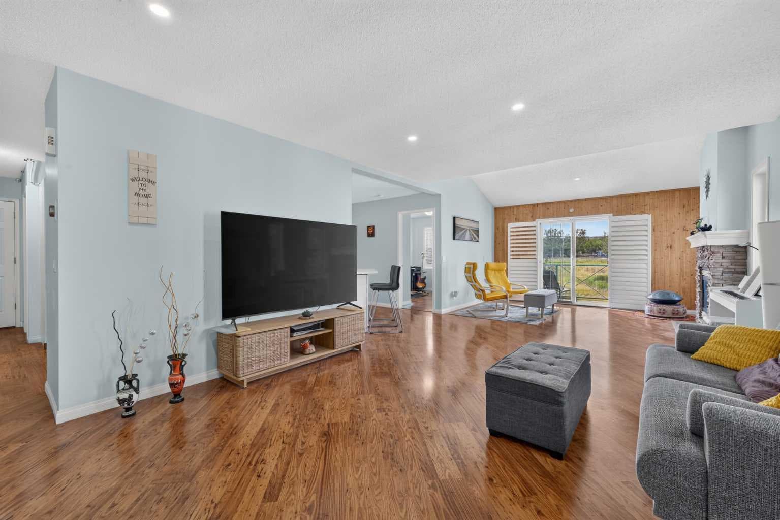 304, 39 Hidden Creek Place NW