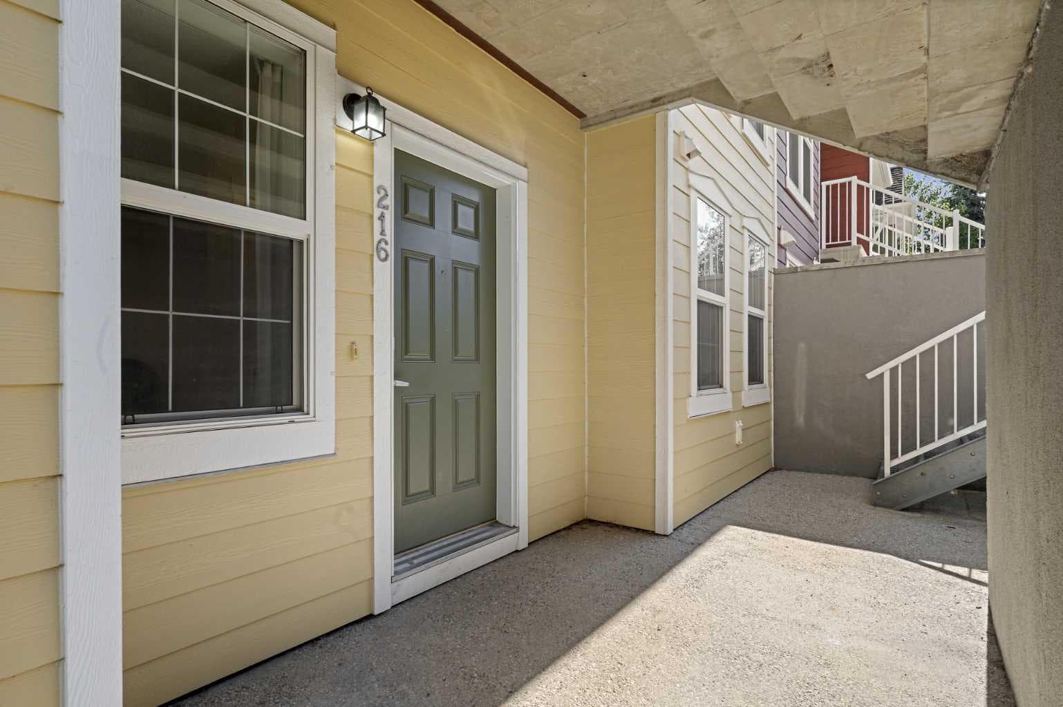 216 Mckenzie Towne Close SE