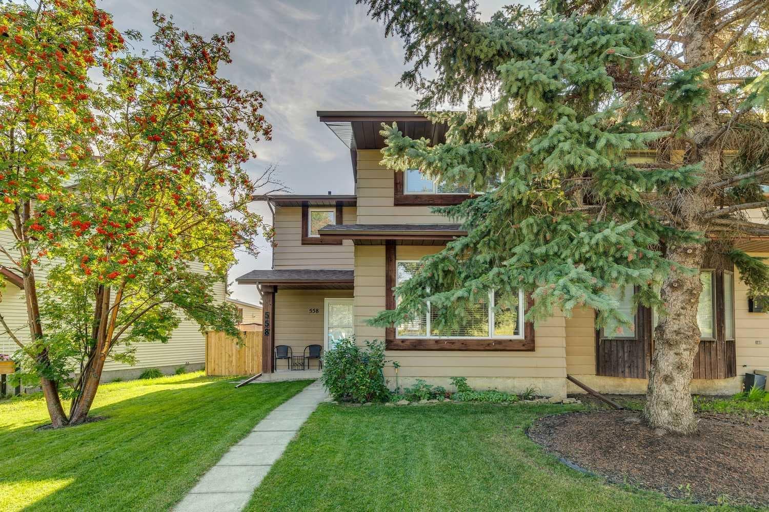 558 Strathcona Drive SW