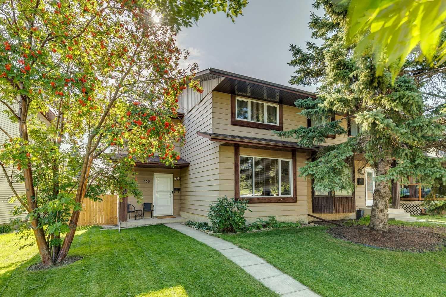 558 Strathcona Drive SW