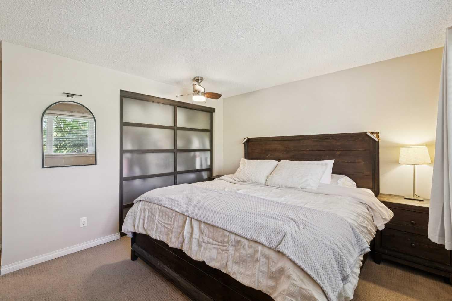 558 Strathcona Drive SW