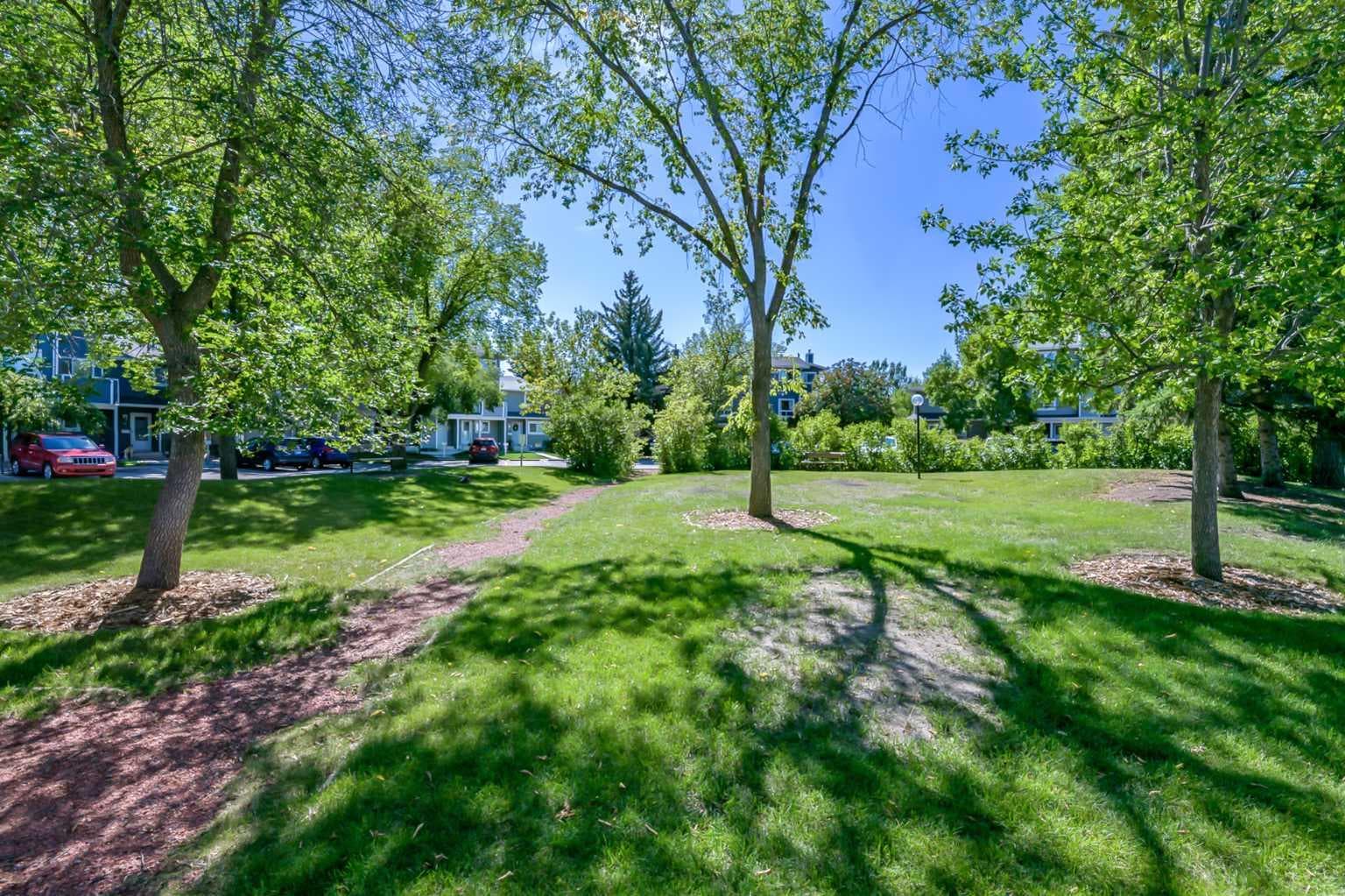 76, 200 Shawnessy Drive SW