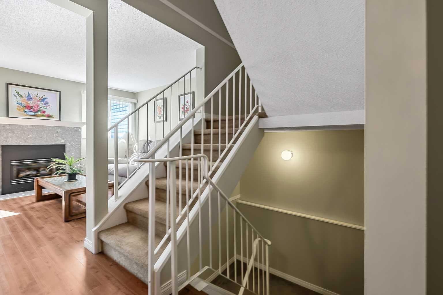 76, 200 Shawnessy Drive SW