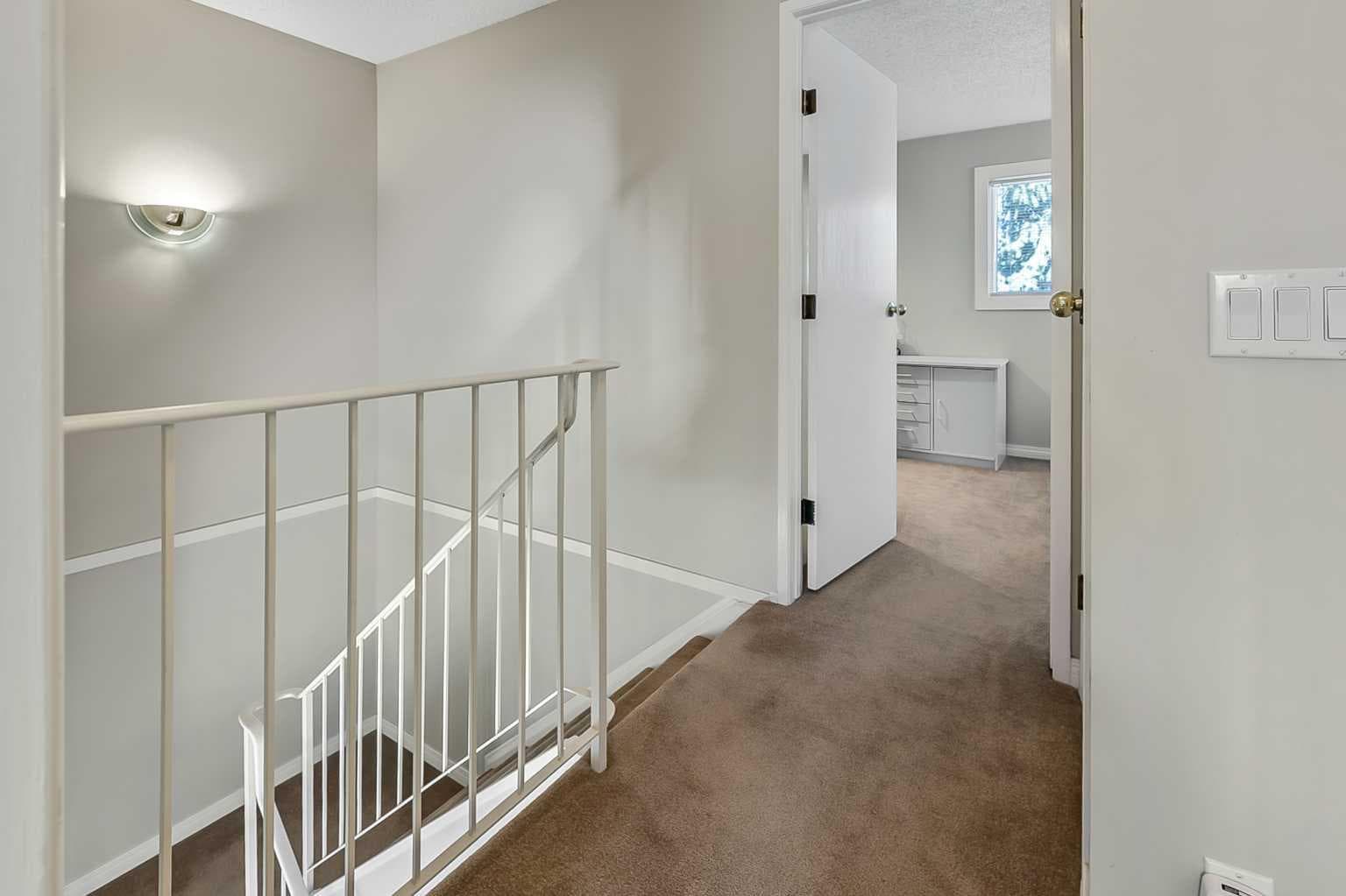 76, 200 Shawnessy Drive SW