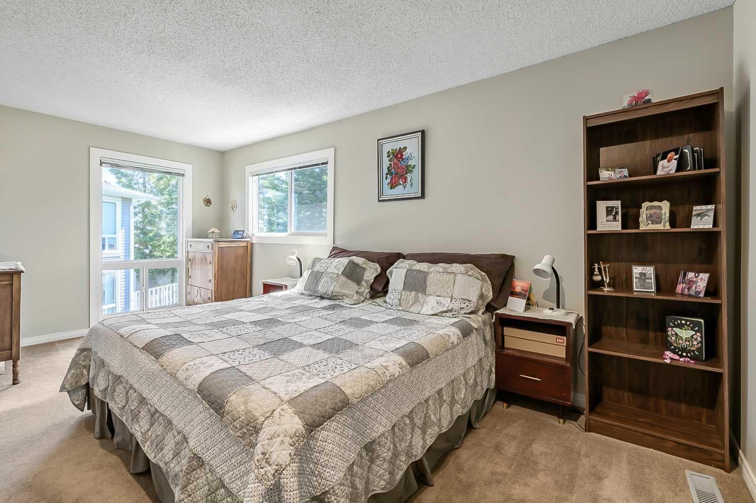 76, 200 Shawnessy Drive SW