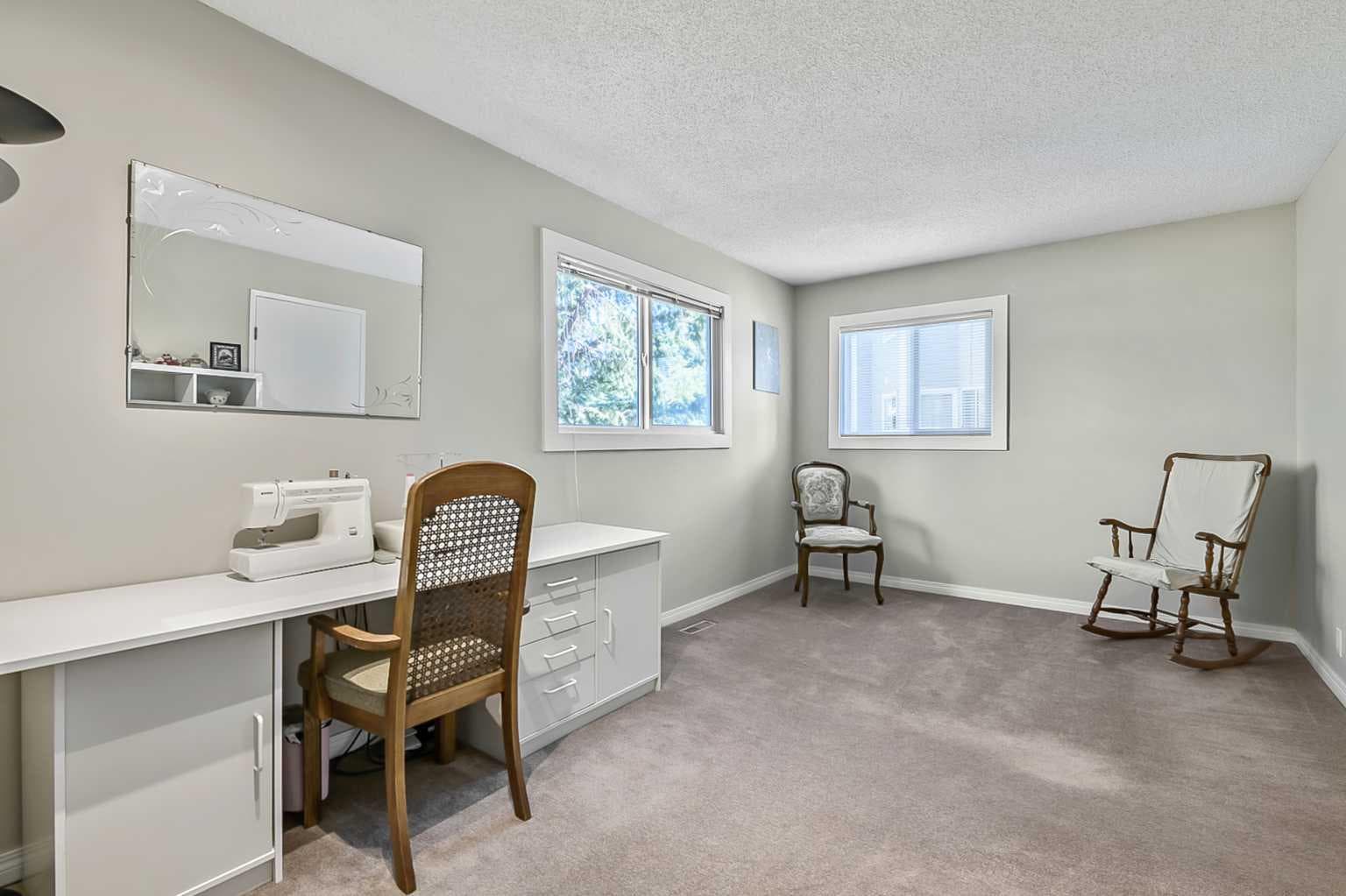 76, 200 Shawnessy Drive SW