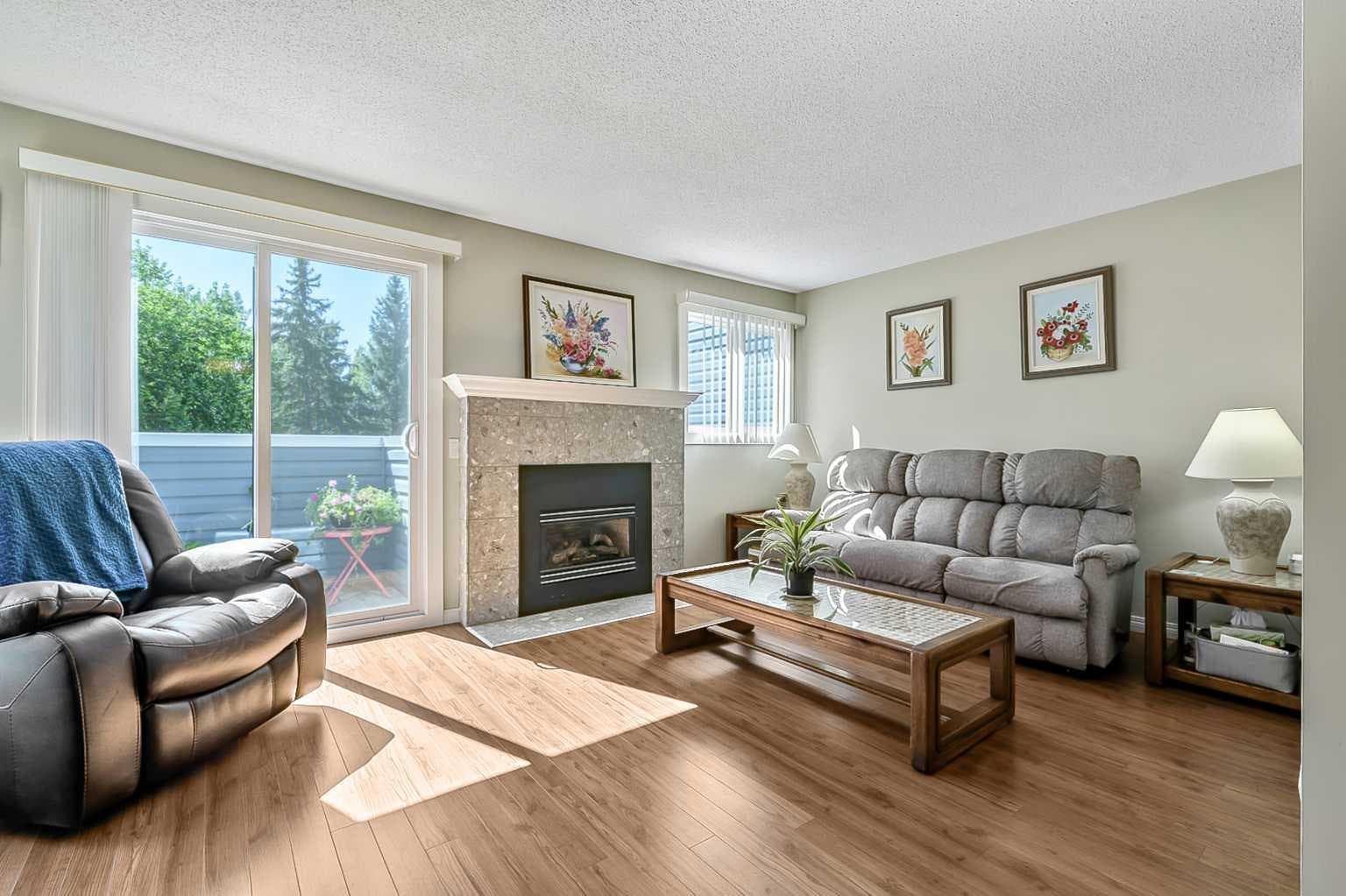76, 200 Shawnessy Drive SW