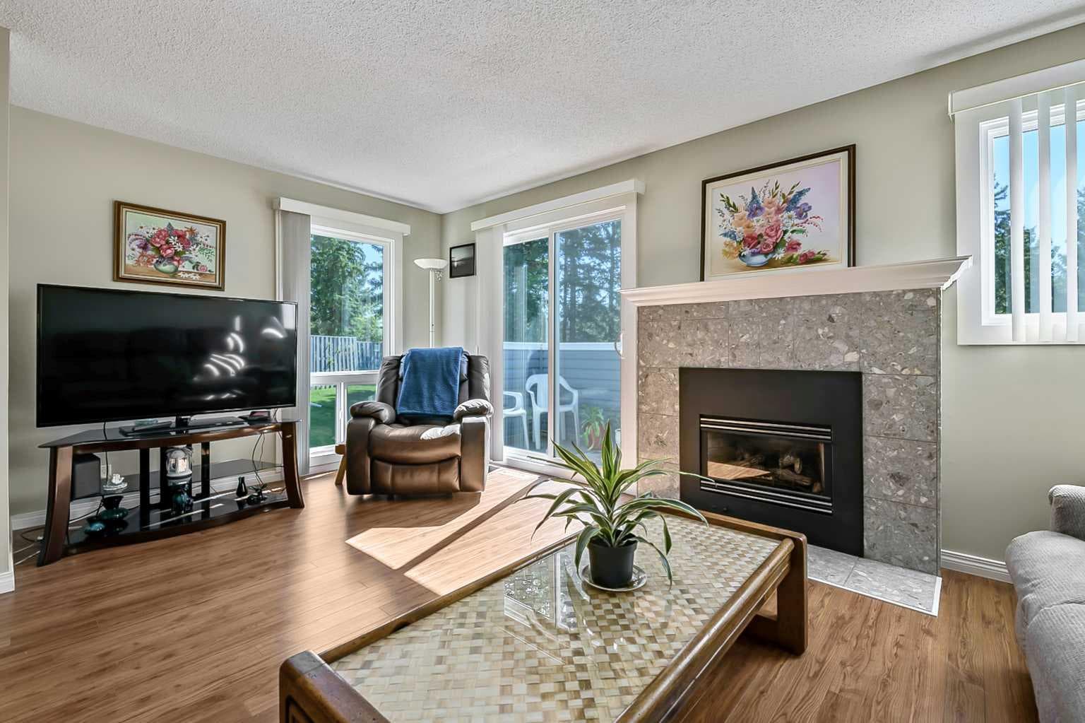 76, 200 Shawnessy Drive SW