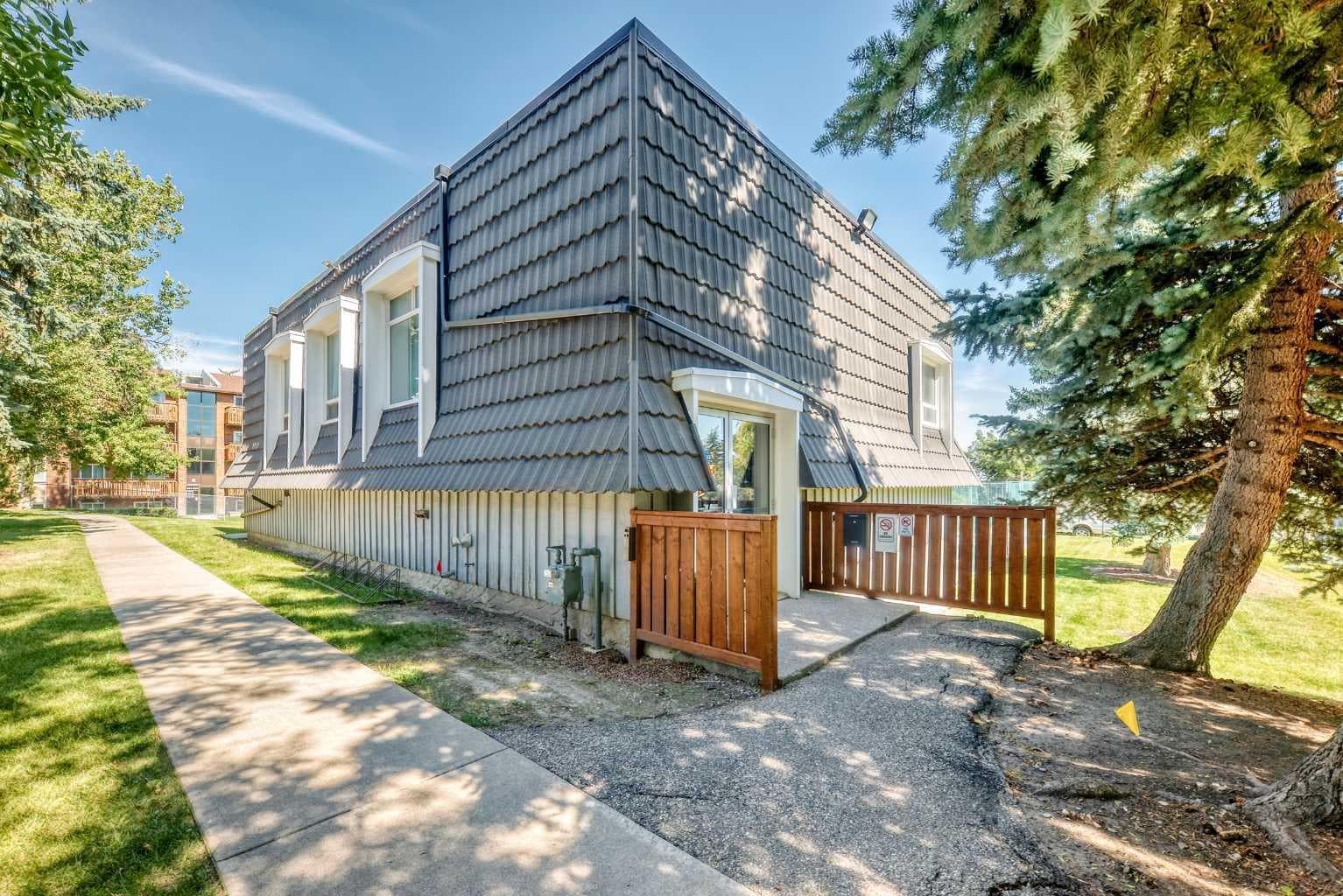 130, 330 Canterbury Drive SW