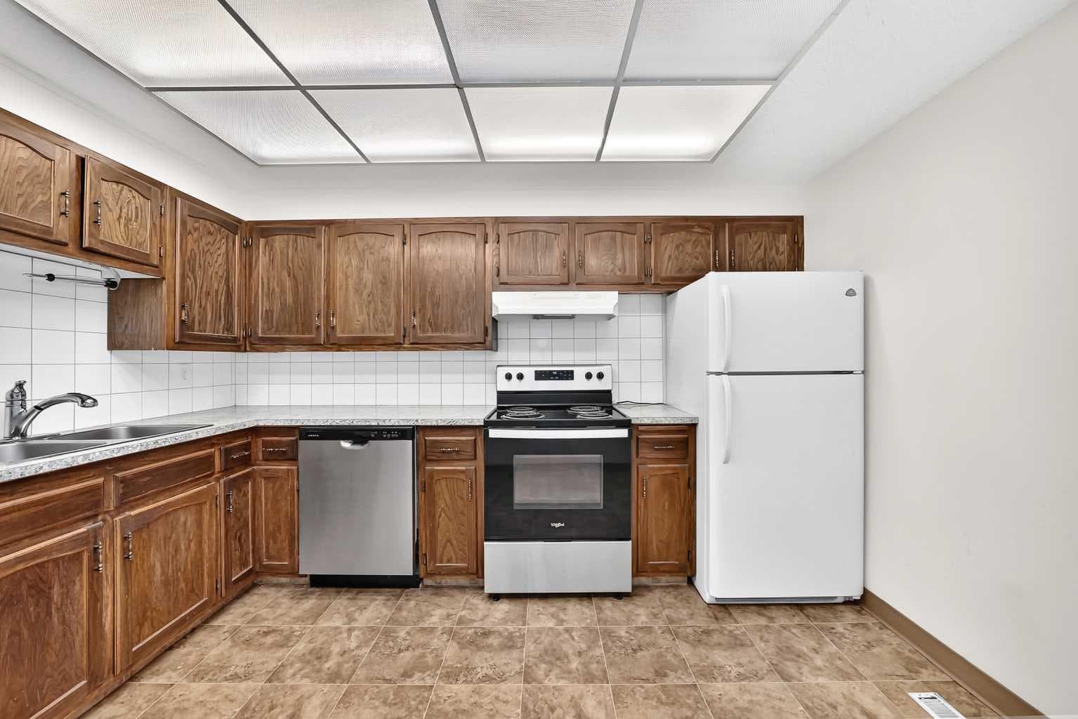 130, 330 Canterbury Drive SW
