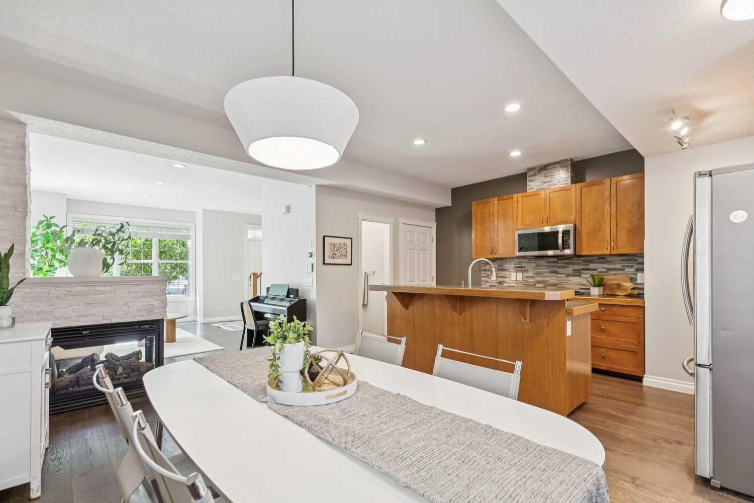 115 Couture Crescent SW