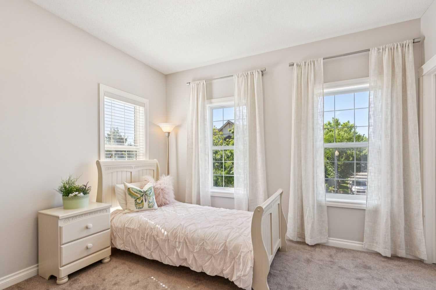 115 Couture Crescent SW