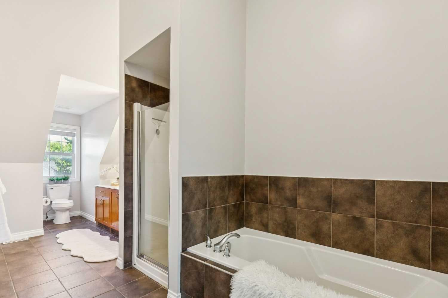 115 Couture Crescent SW