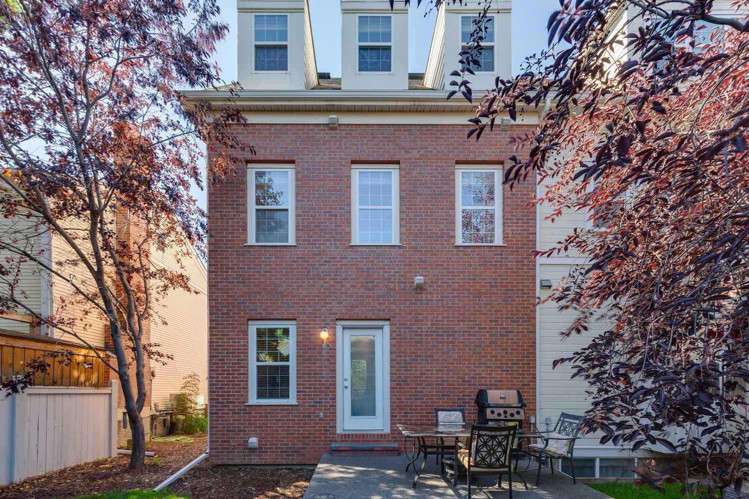 115 Couture Crescent SW