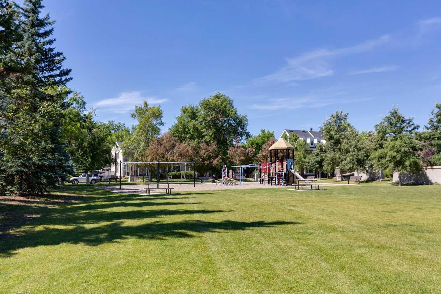 115 Couture Crescent SW