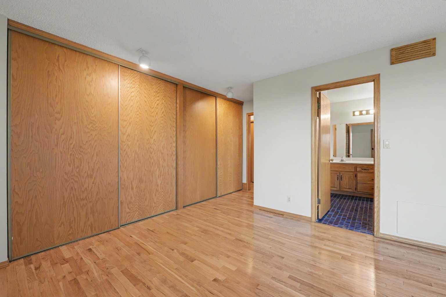 71 Coach Gate Way SW