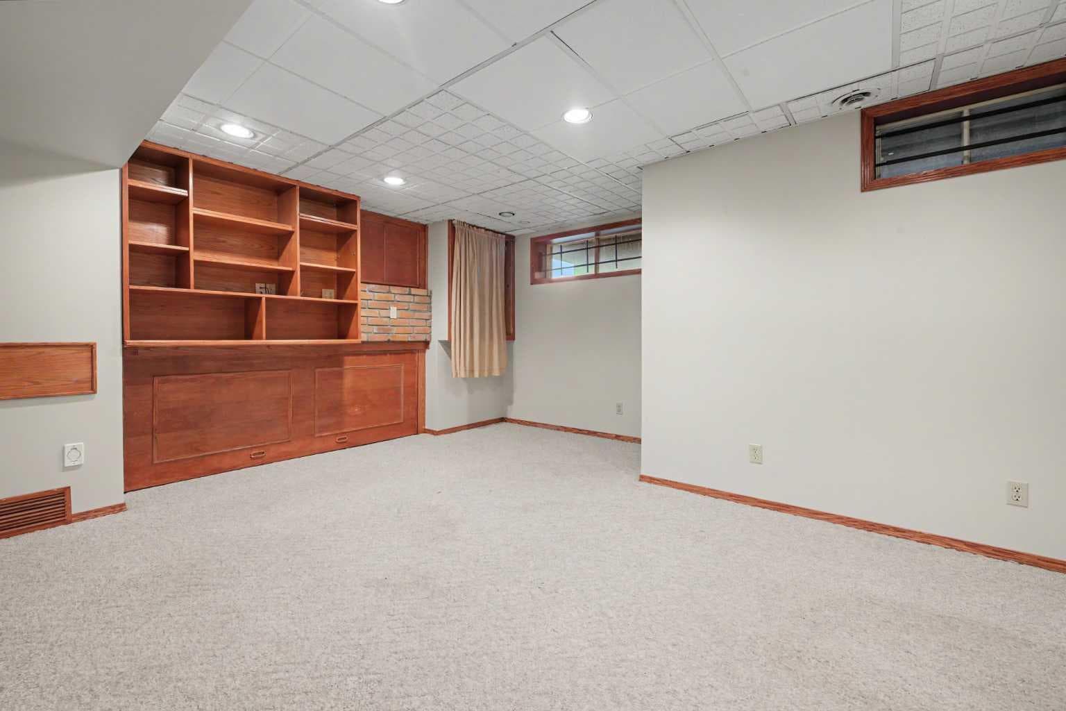 71 Coach Gate Way SW