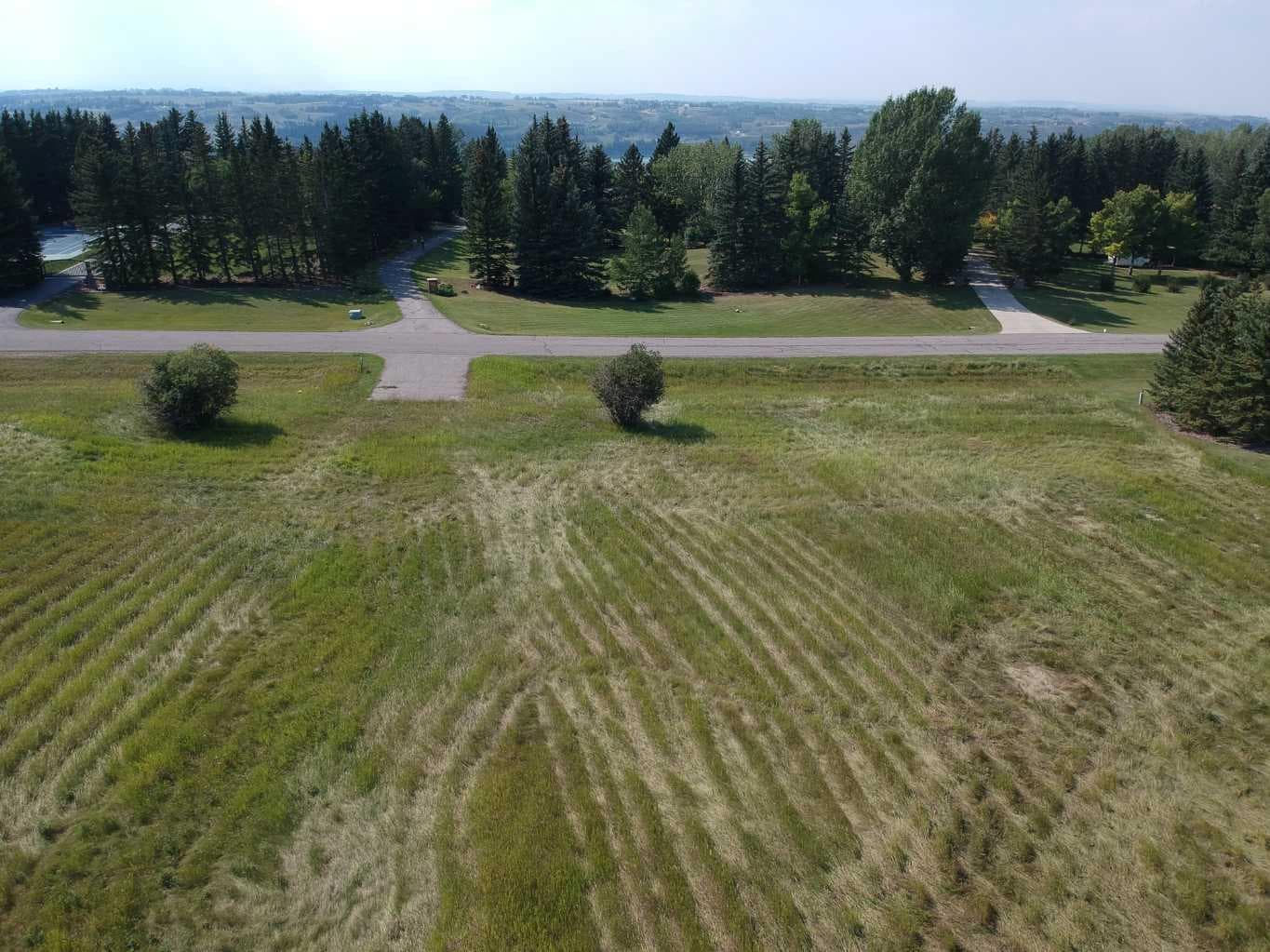 106 Bearspaw Village Crescent 