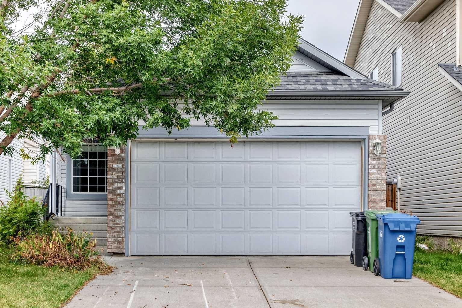 136 Bridlemeadows Common SW