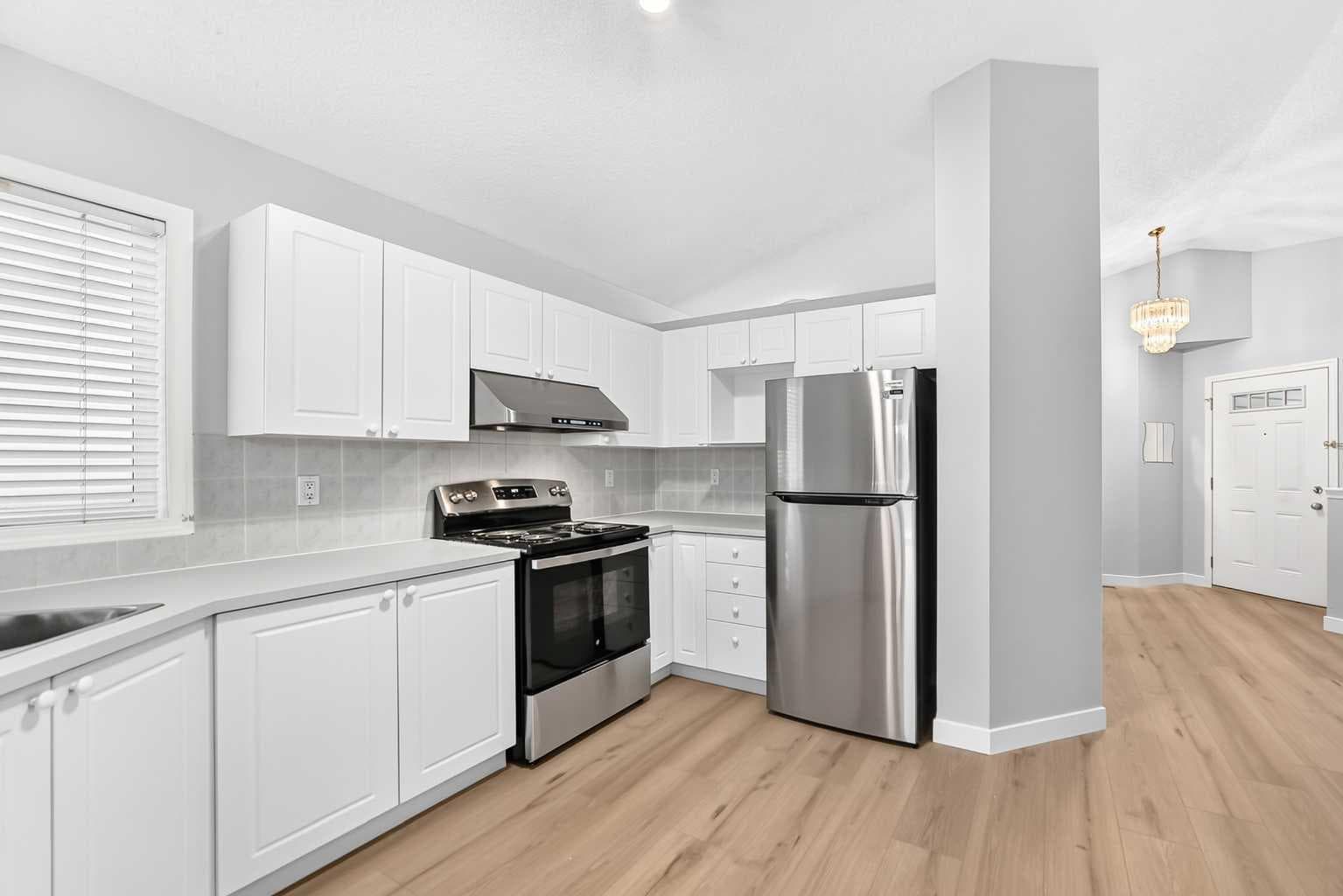 136 Bridlemeadows Common SW