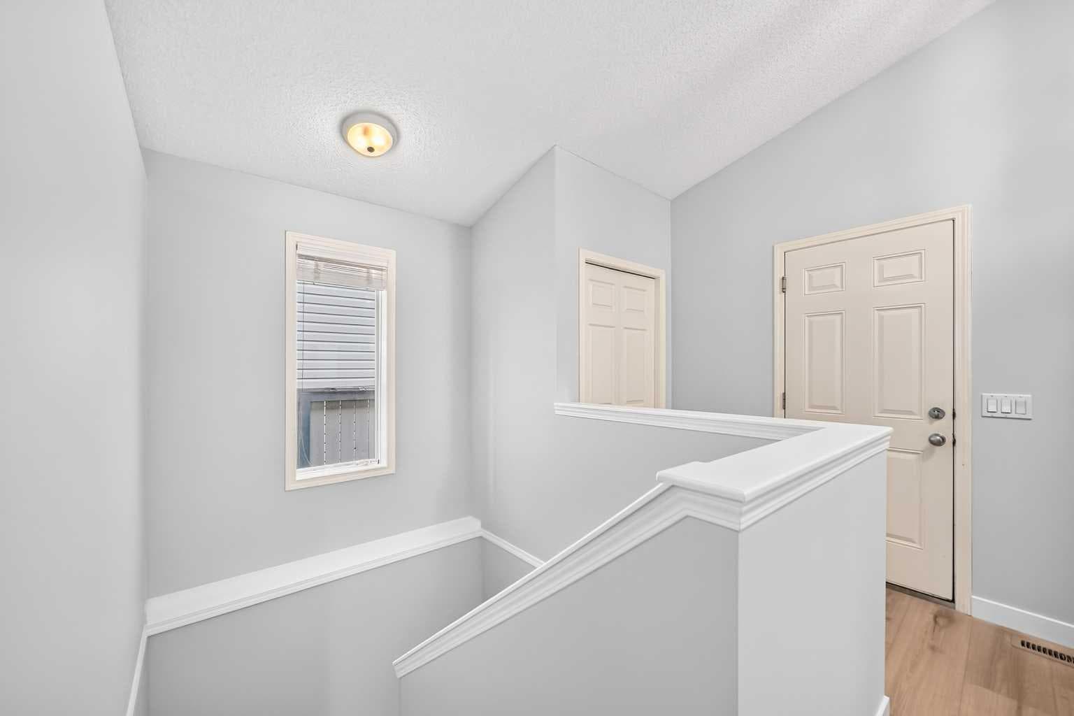136 Bridlemeadows Common SW