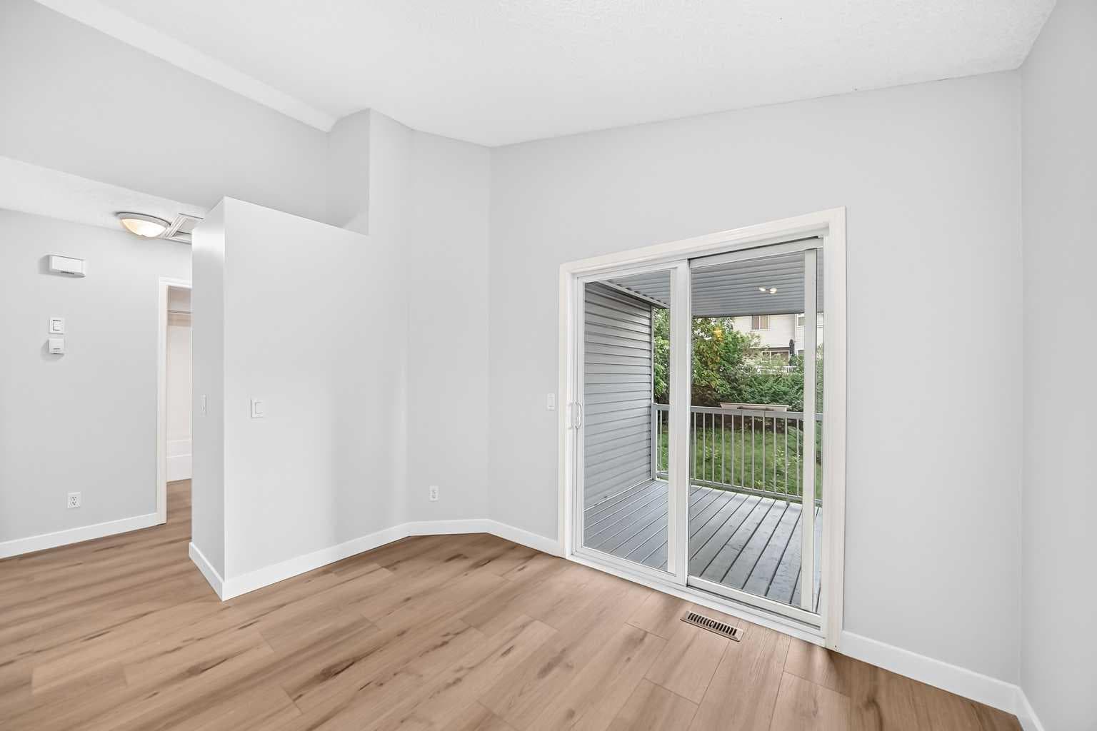 136 Bridlemeadows Common SW