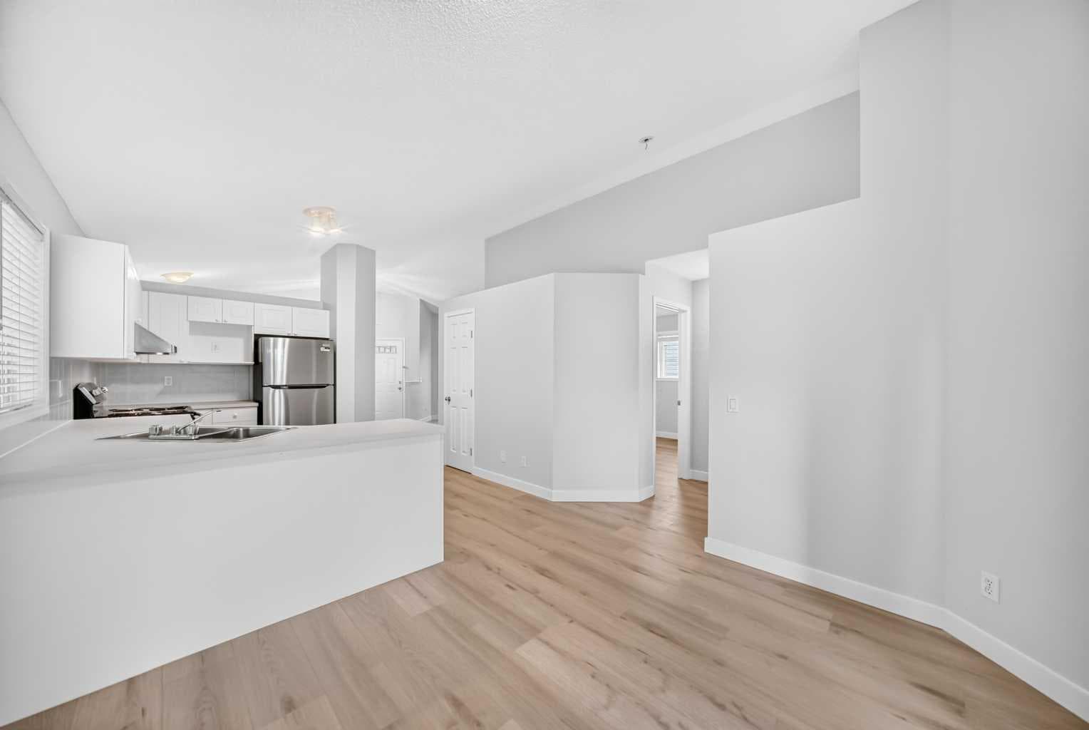 136 Bridlemeadows Common SW