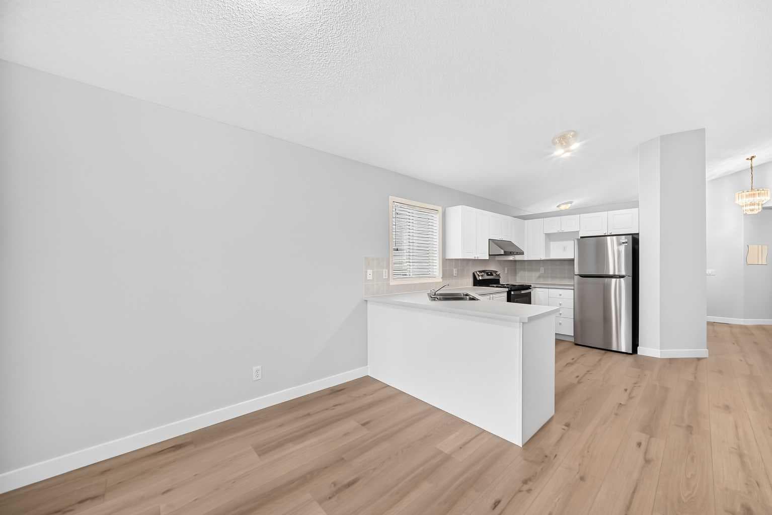 136 Bridlemeadows Common SW