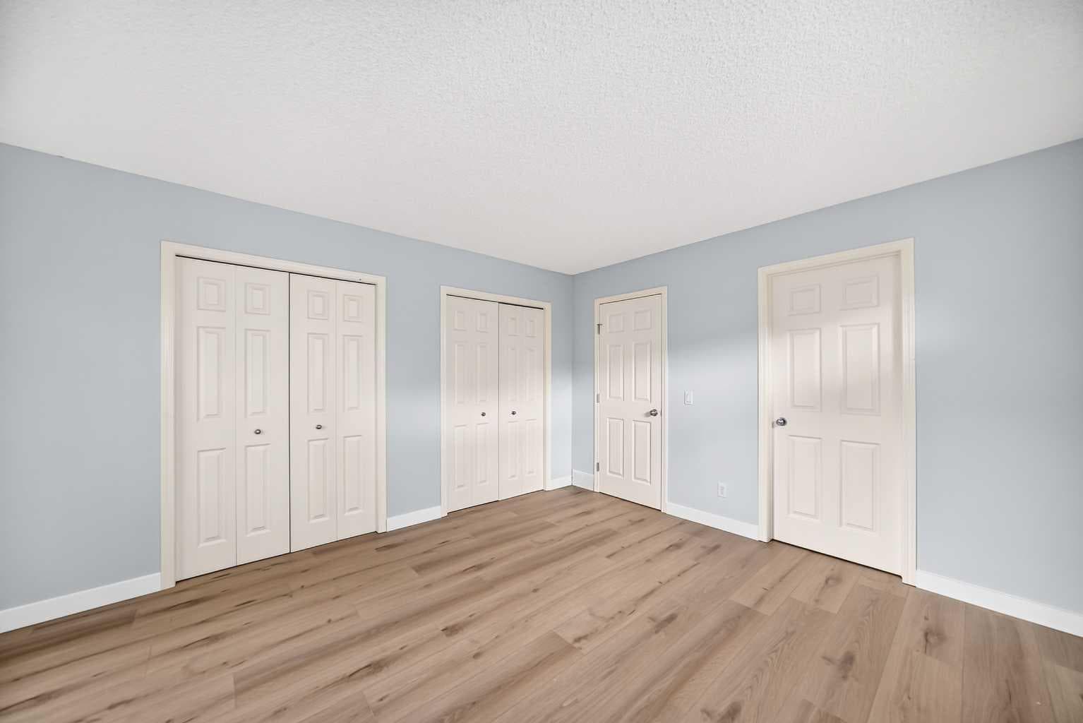 136 Bridlemeadows Common SW