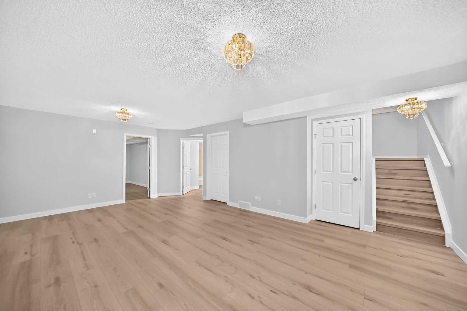 136 Bridlemeadows Common SW