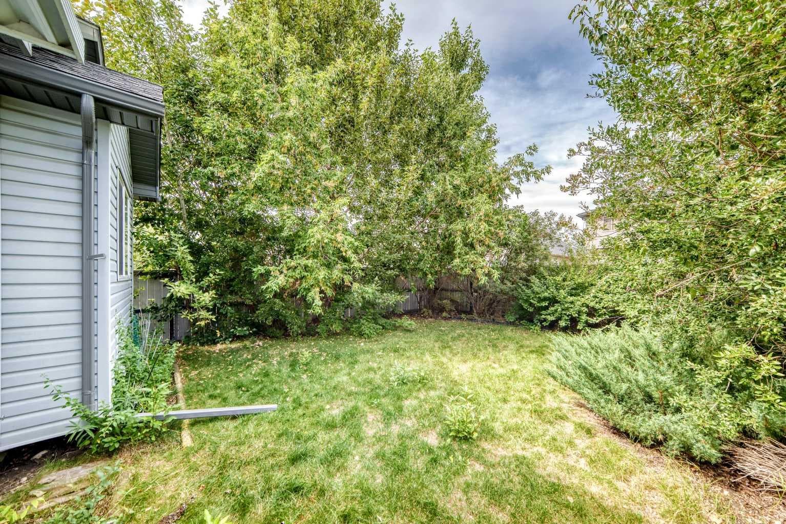 136 Bridlemeadows Common SW