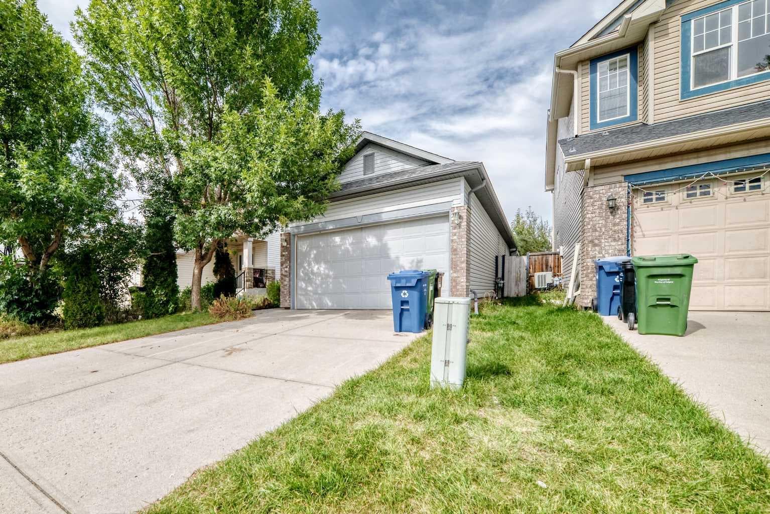 136 Bridlemeadows Common SW