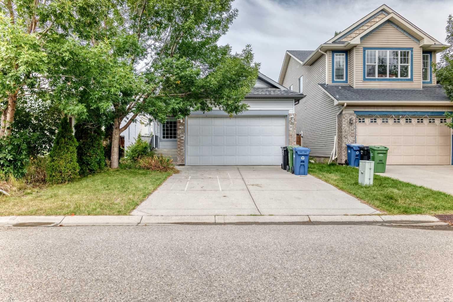 136 Bridlemeadows Common SW